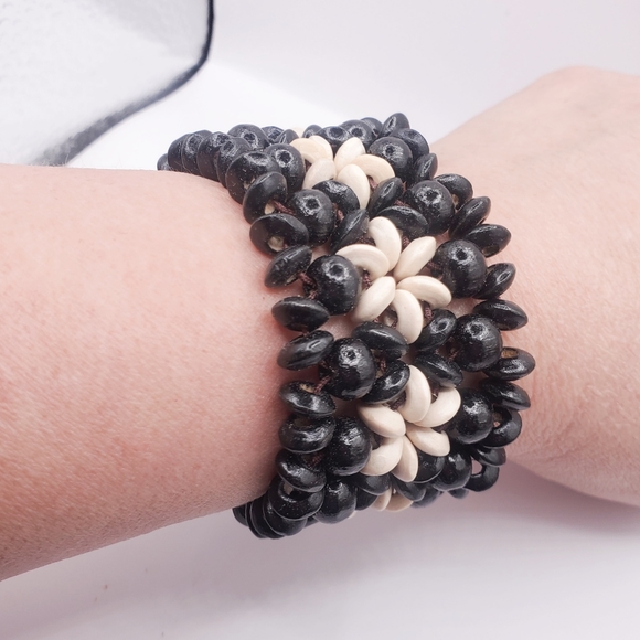 Handmade Wooden Beaded Bracelet. New - Picture 3 of 5